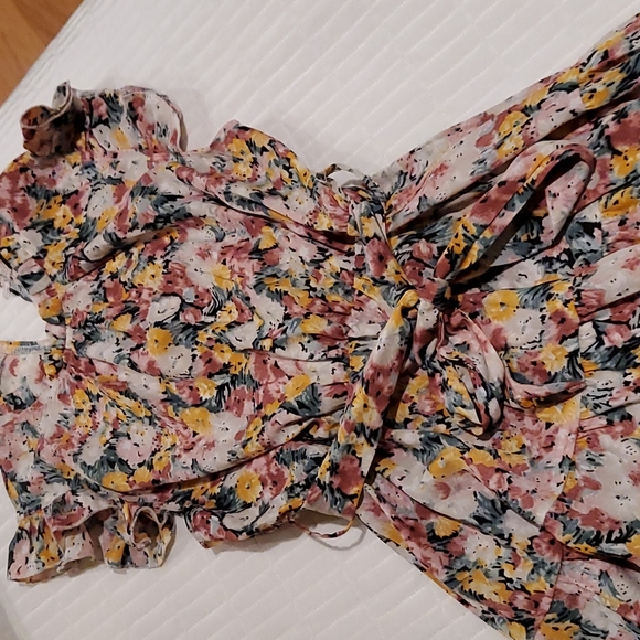 Anthropologie Dresses & Skirts - Floral ruffle dress